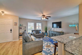 Corpus Christi Home with Pool Access, Walk to Beach!
